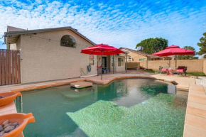 Lovely Gilbert Home with Heated Pool 3 Mi to Dtwn!